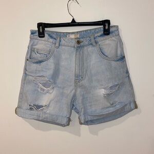 Zara trf vintage collection light wash distressed shorts size 6